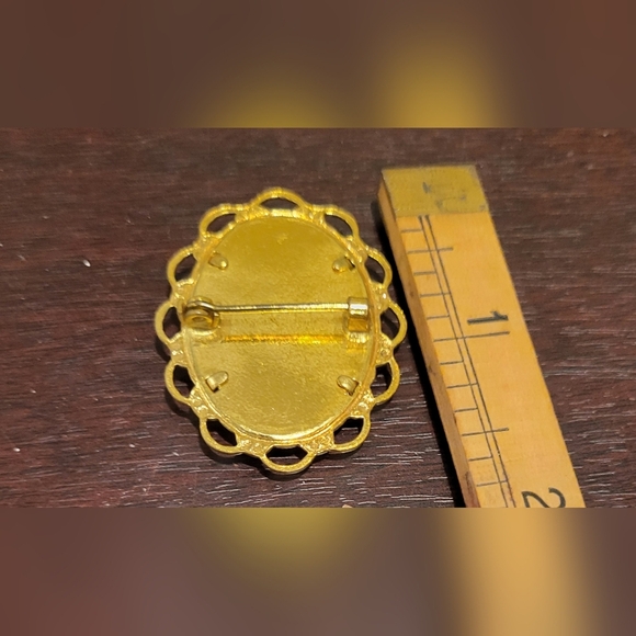 1953 Queen Elizabeth Coronation Souvenir Brooch/Pin Gold Tone Mother of Pearl - Picture 3 of 3